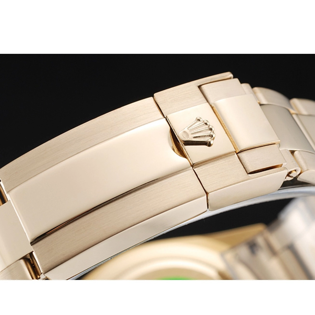 AAA Replica Watches Daytona Rolex Case Gold Bracelet Dial And Cosmograph 1454244 Green 0819